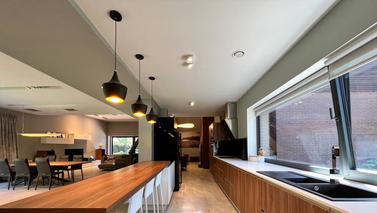 Всередині 1